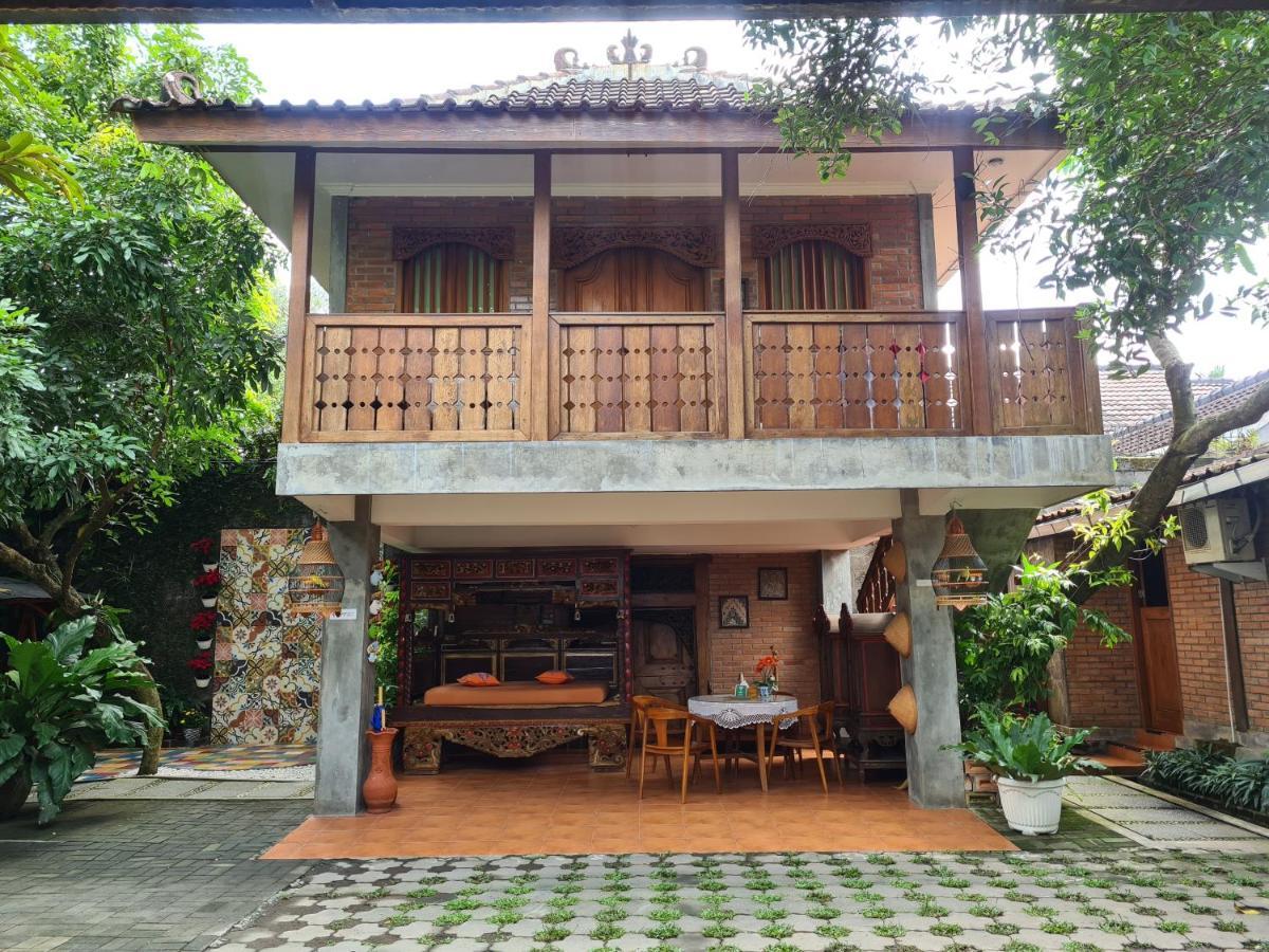 Ndalem Suryo Saptono Guest House Tugu Esterno foto