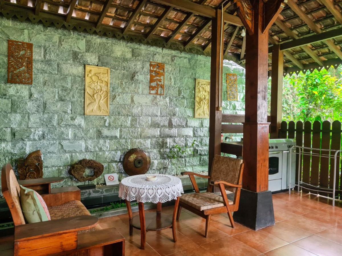 Ndalem Suryo Saptono Guest House Tugu Esterno foto