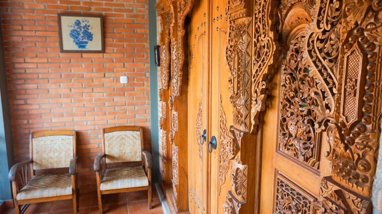 Ndalem Suryo Saptono Guest House Tugu Esterno foto