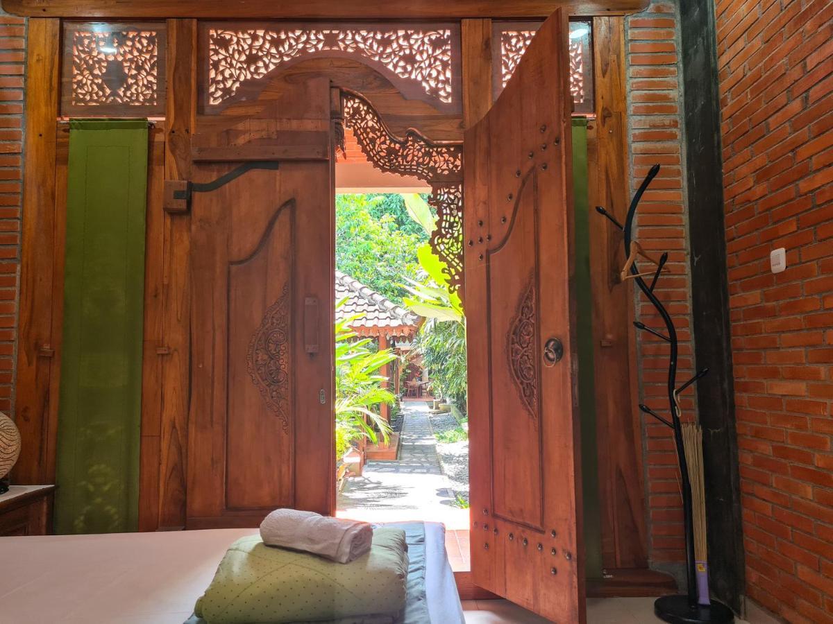 Ndalem Suryo Saptono Guest House Tugu Esterno foto