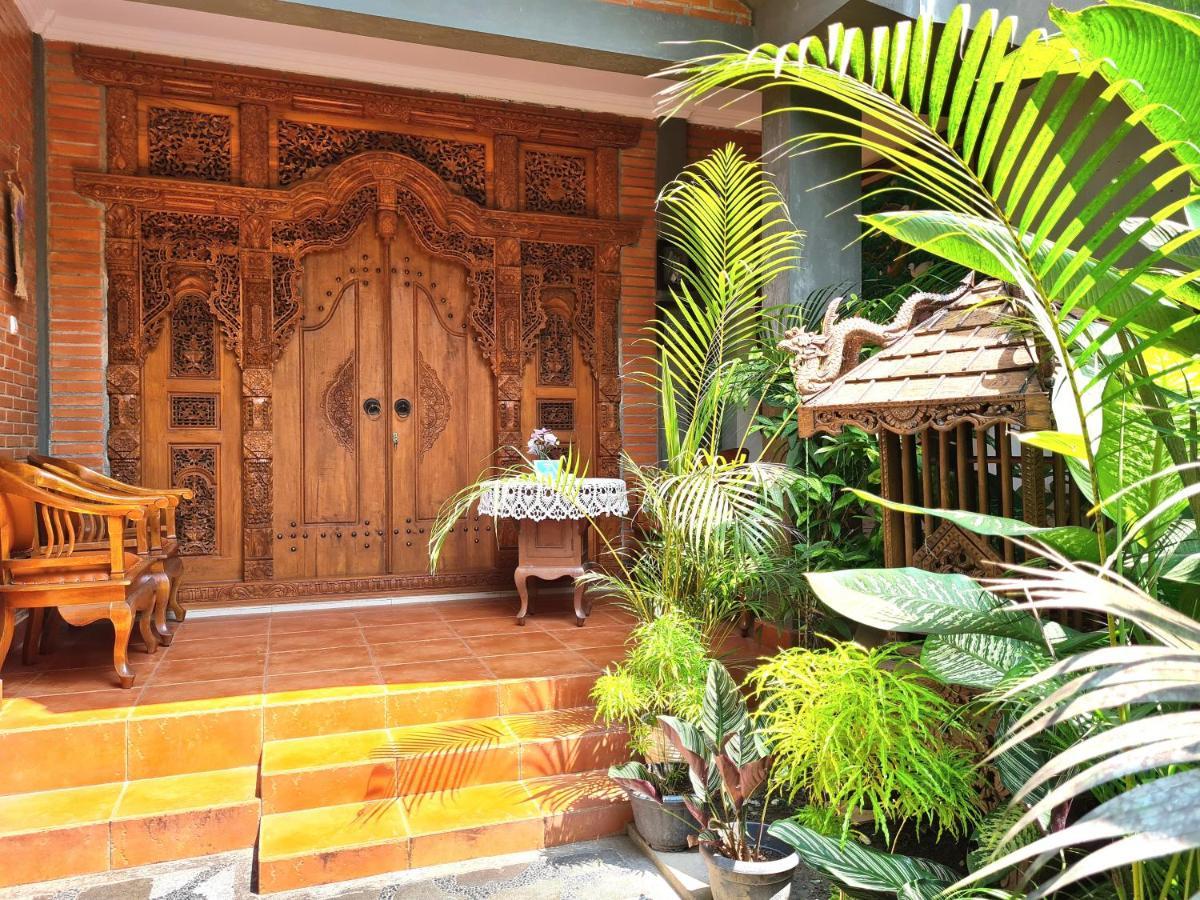 Ndalem Suryo Saptono Guest House Tugu Esterno foto