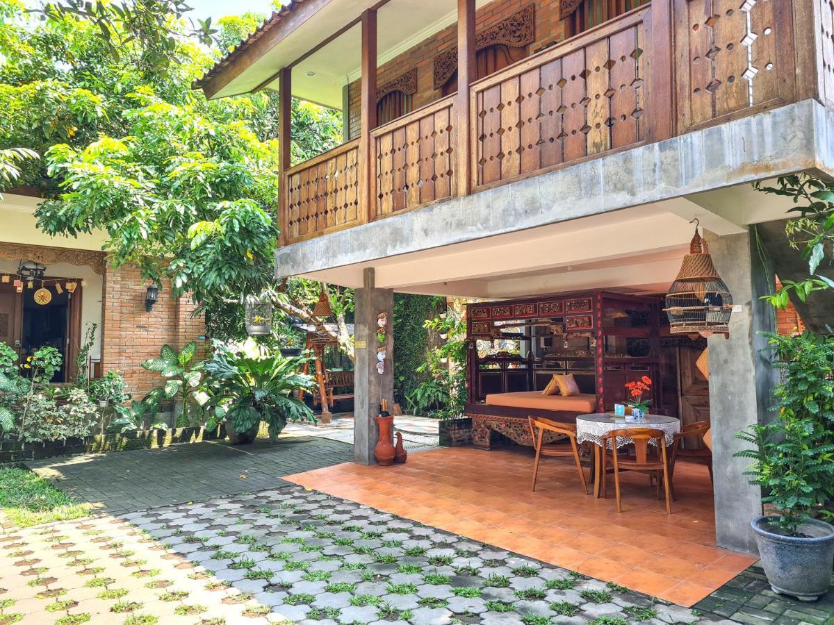 Ndalem Suryo Saptono Guest House Tugu Esterno foto