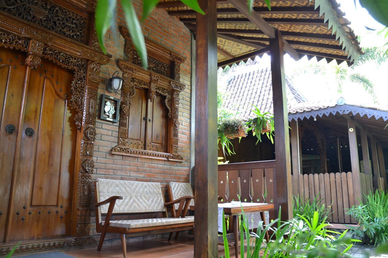 Ndalem Suryo Saptono Guest House Tugu Esterno foto