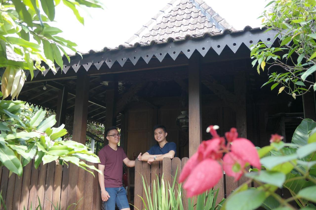 Ndalem Suryo Saptono Guest House Tugu Esterno foto