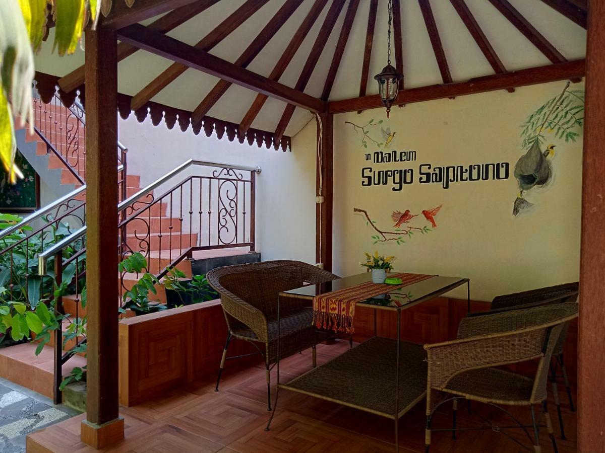 Ndalem Suryo Saptono Guest House Tugu Esterno foto