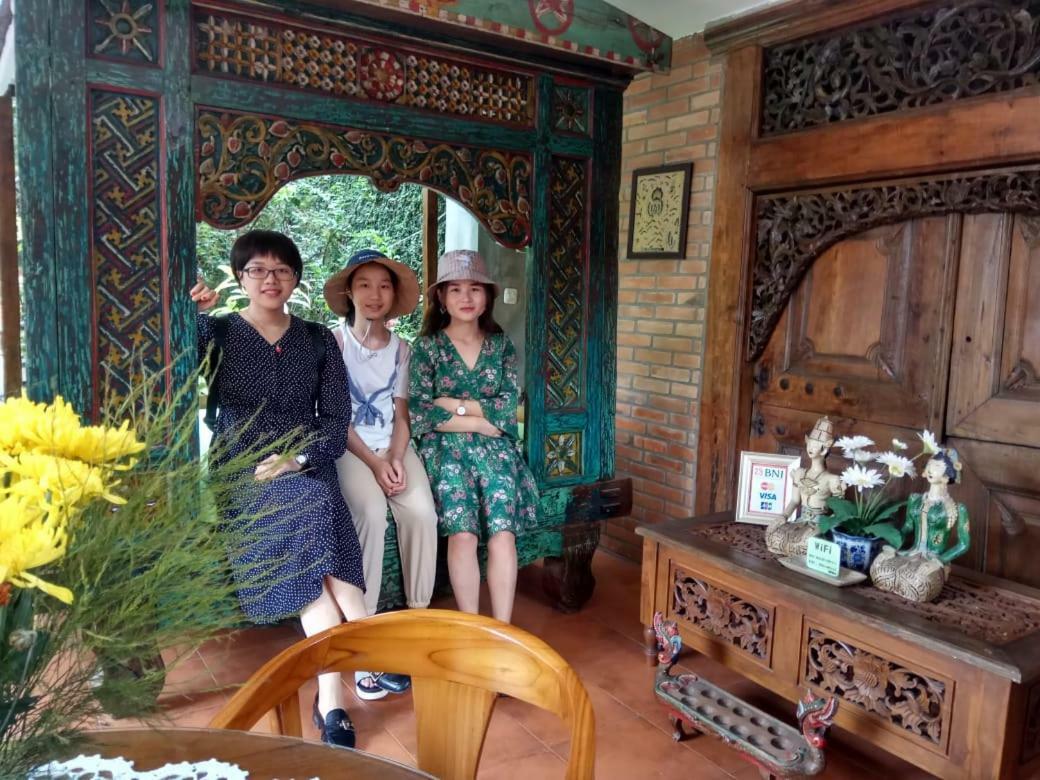 Ndalem Suryo Saptono Guest House Tugu Esterno foto
